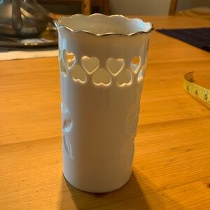 Lenox Vase Heart Rose dedign